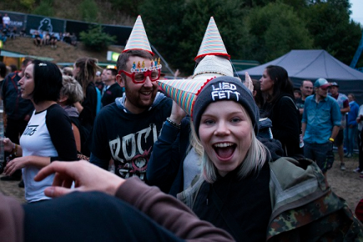 Festivalbesucher mit Liedfettmütze